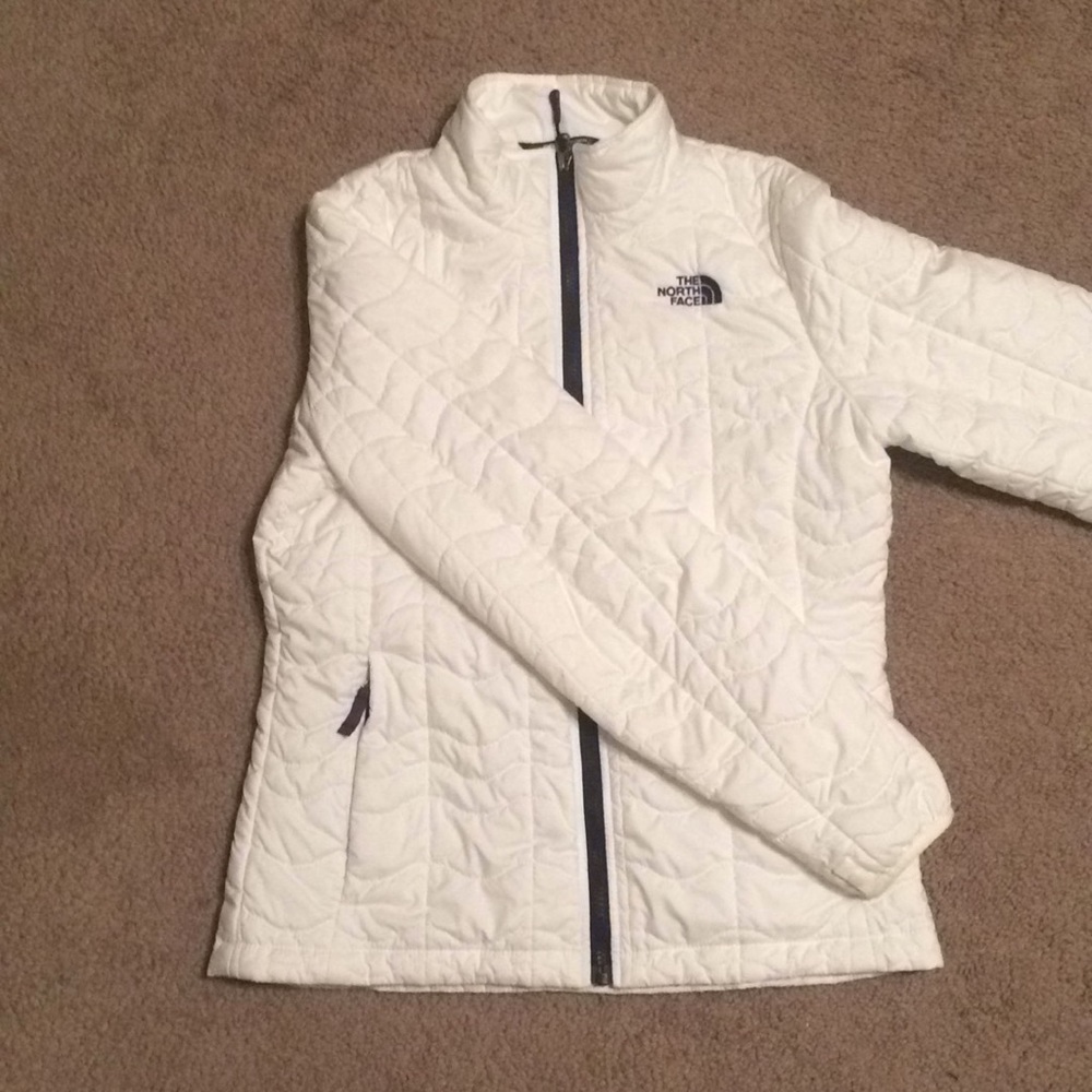 North face white puffer jacket